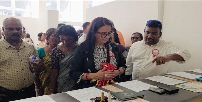 UN Rapporteur Gathers Information from Families of the Disappeared