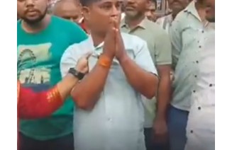 Migrant auto driver thrashed by Uddhav Sena workers after 'Hindi bolunga' video