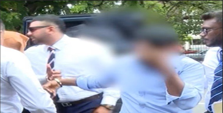 Four Private Bank Managers Arrested over Alleged Transfer of One Billion US Dollars Overseas