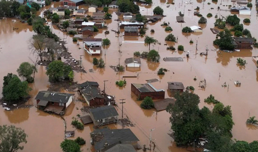 Brazil floods death count rises to 100, over 150,000 displaced