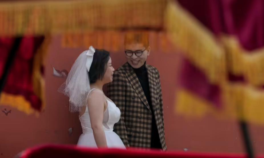 Marriages in China slump to historic low