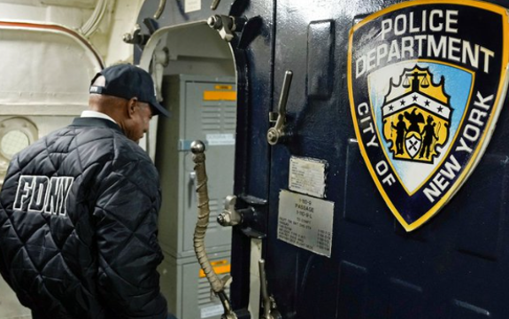 FBI agents seized New York mayor's electronic devices