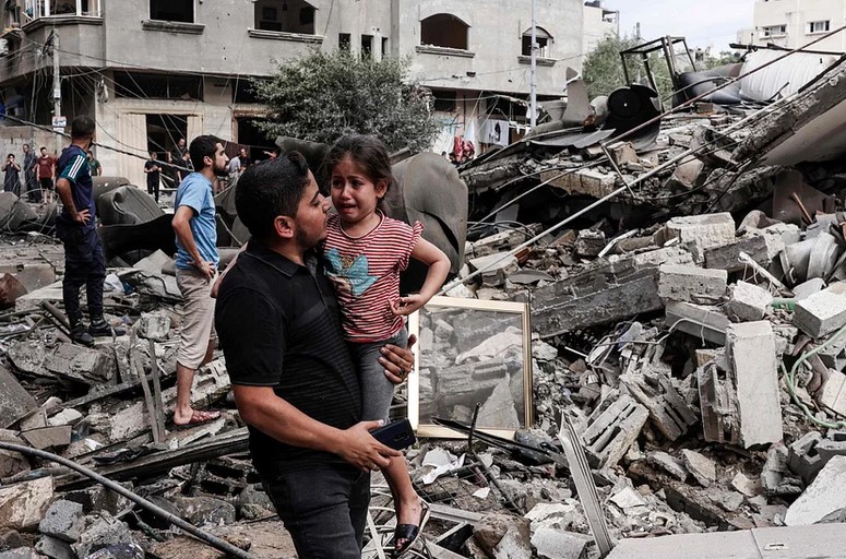 Israeli bombardment destroyed over 70% of Gaza homes: Report