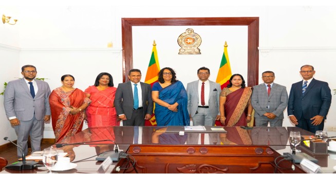 Prime Minister Urges Diplomats to Attract New Investments Aligned with National Priorities