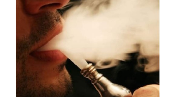 Winnipeg to draft bylaw banning hookah use in businesses, on patios