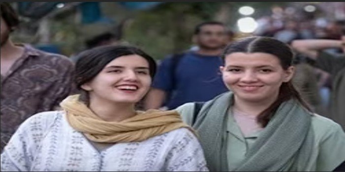 Iran women defy hijab