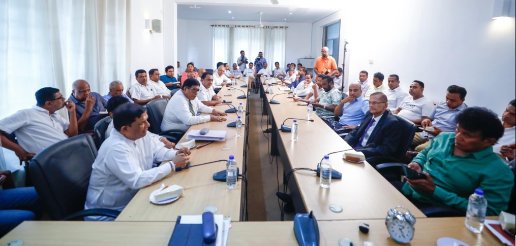 Government Subjugates Bureaucratic Independence to Executive Authority: Party Leaders in Joint Statement