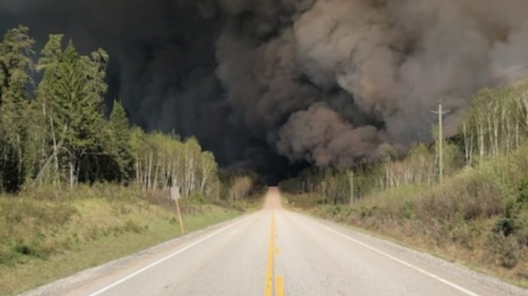 Forest fires close highway near White River, Hornepayne in northern Ontario