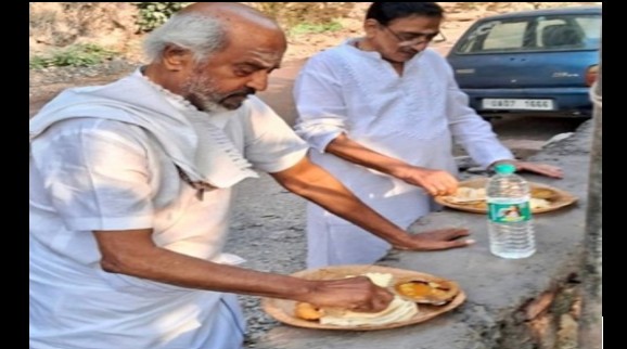 Rajinikanth enjoys spiritual break in Rishikesh