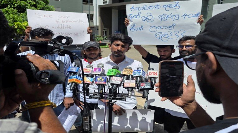 Public Protest Held in Front of Environment Ministry