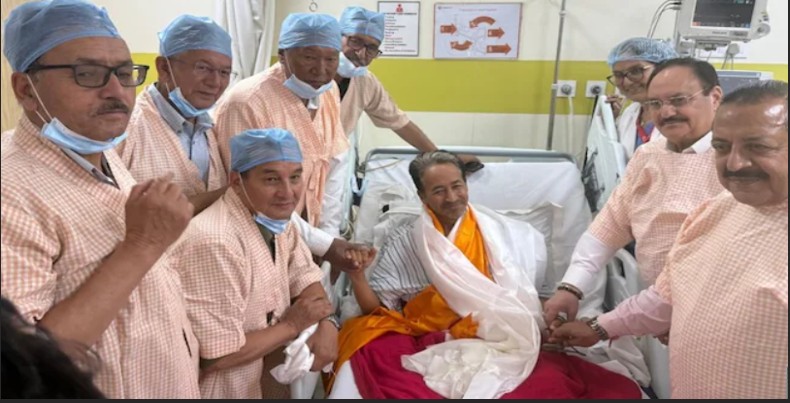 Sonam Wangchuk breaks 26-day fast in presence of JP Nadda, Jitendra Singh