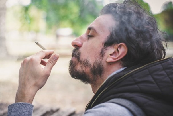 Tobacco silently damages the heart years before symptoms appear