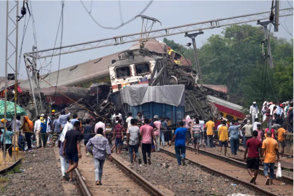 India train crash death toll reaches 288, about 800 injured