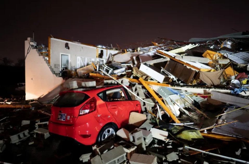 Deadly tornadoes sweep through US state of Tennessee
