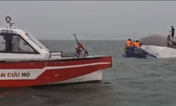 27 killed after tourist boat capsizes in Vietnam